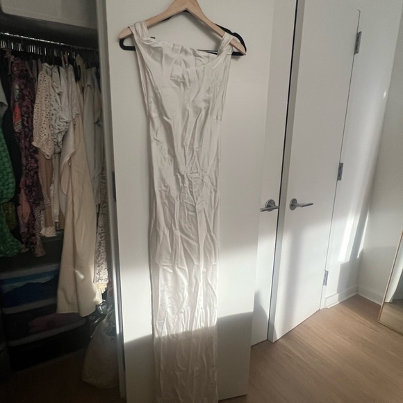 The Bar Dress | The Pierre Gown In Blanc - Picture 6 of 8